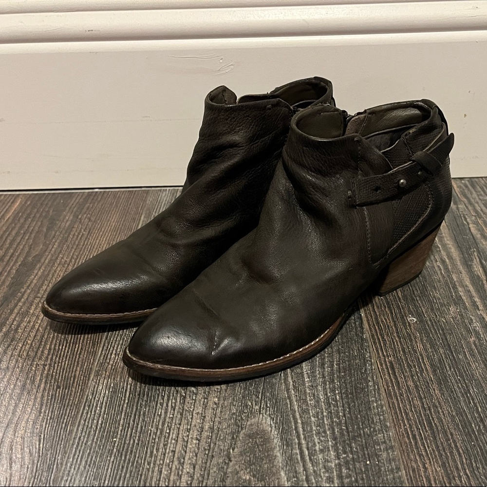 Dolce Vita booties